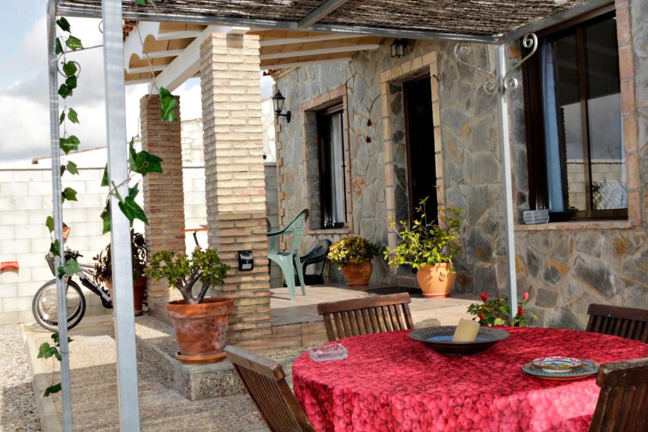 Chalet Mirlo โกนิล เด ลาฟรอนเตรา ภายนอก รูปภาพ