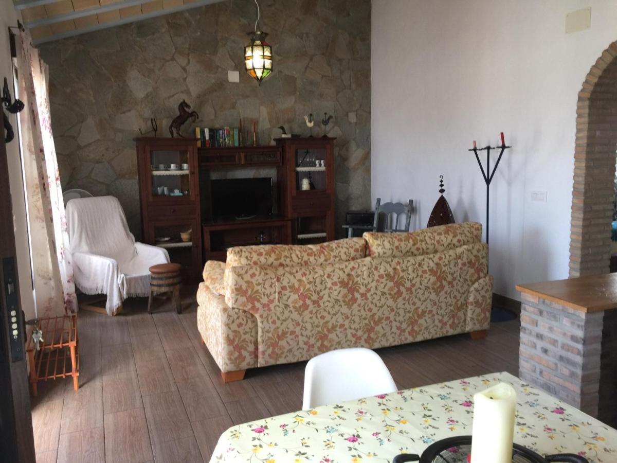Chalet Mirlo โกนิล เด ลาฟรอนเตรา ภายนอก รูปภาพ