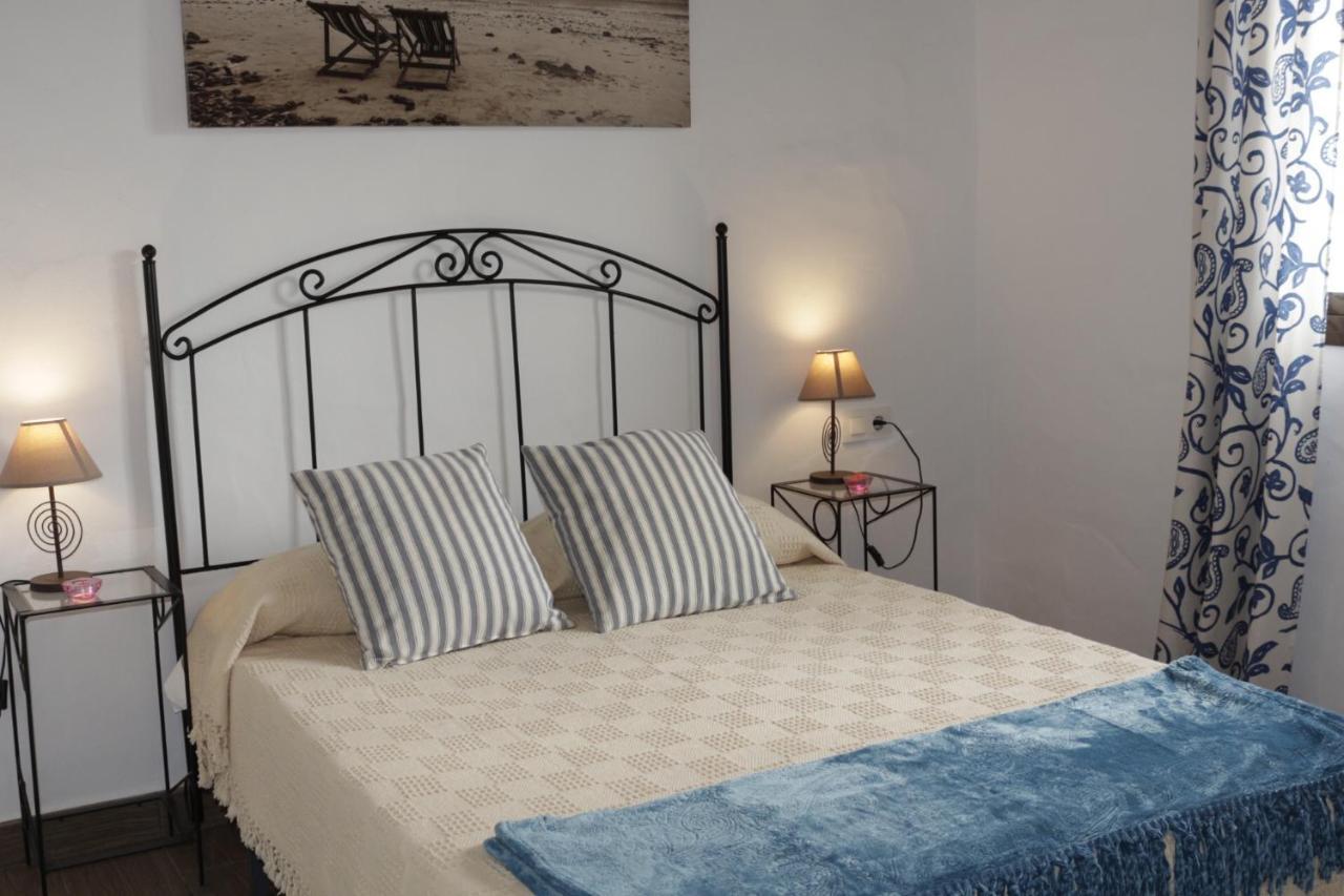 Chalet Mirlo โกนิล เด ลาฟรอนเตรา ภายนอก รูปภาพ