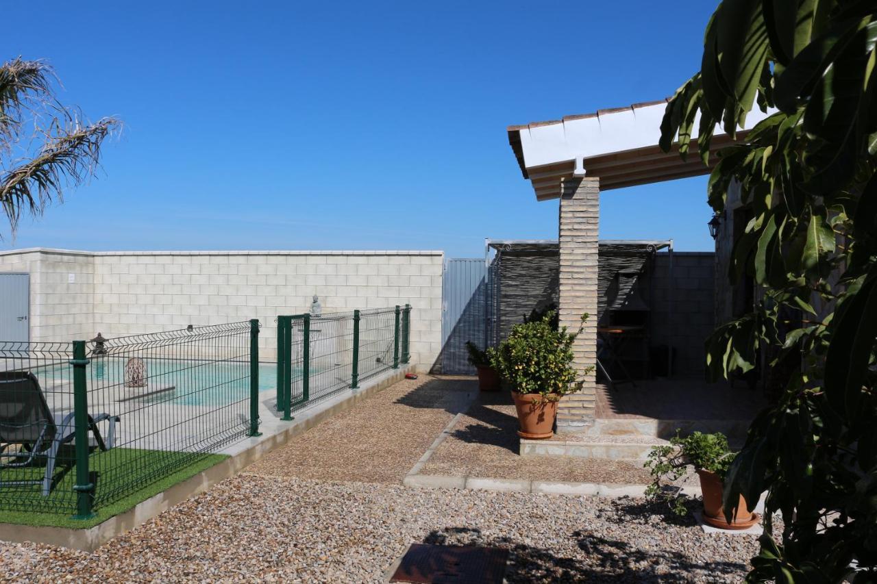 Chalet Mirlo โกนิล เด ลาฟรอนเตรา ภายนอก รูปภาพ